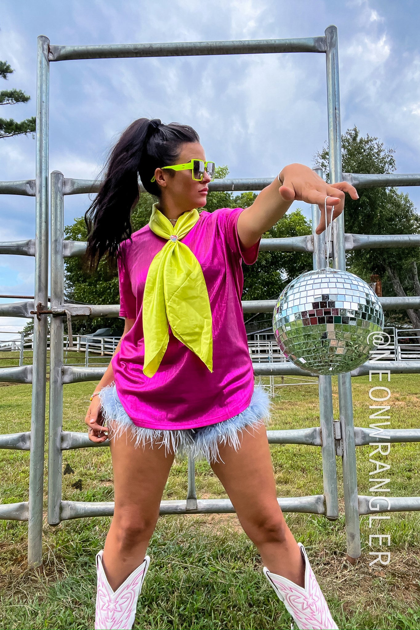 GLOW GIRL * POP