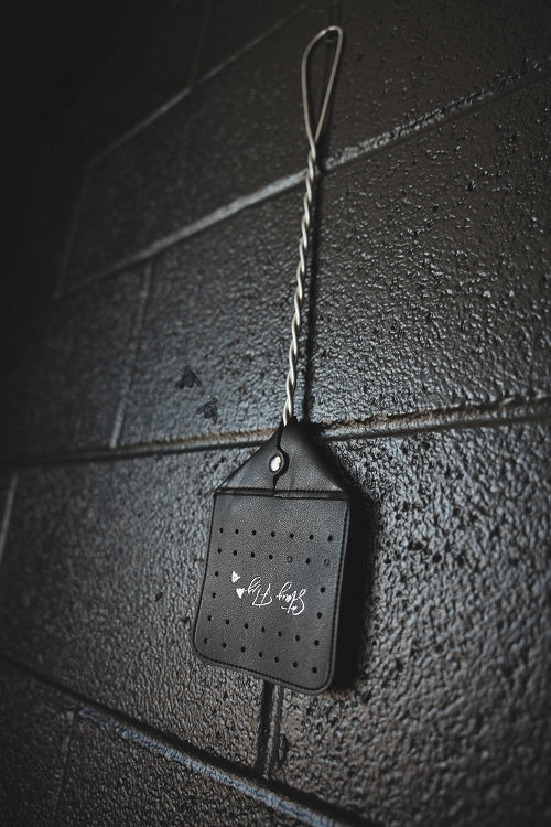 FLY SWAT IT *tuxedo