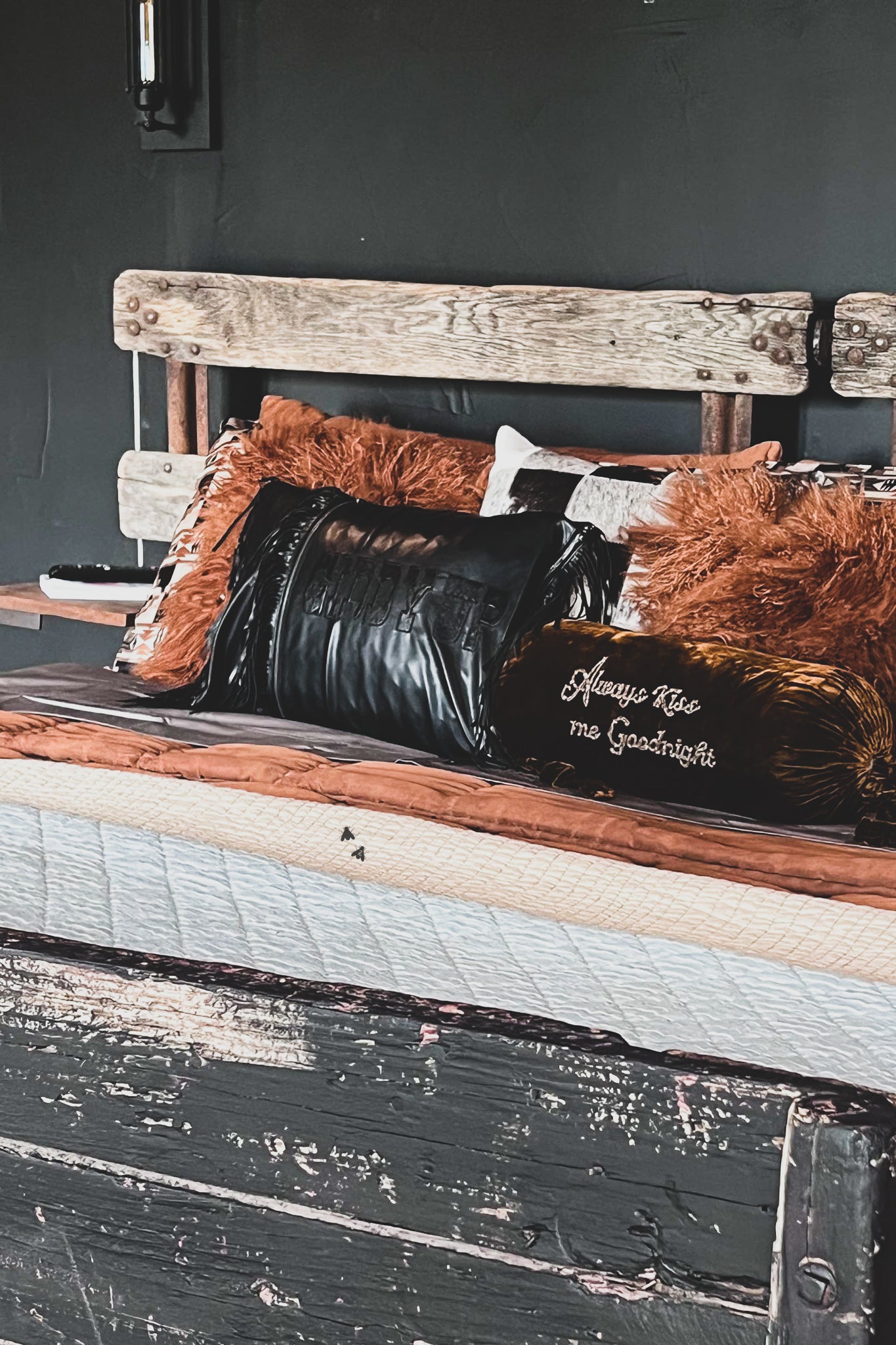 GIDDY UP PILLOW cover