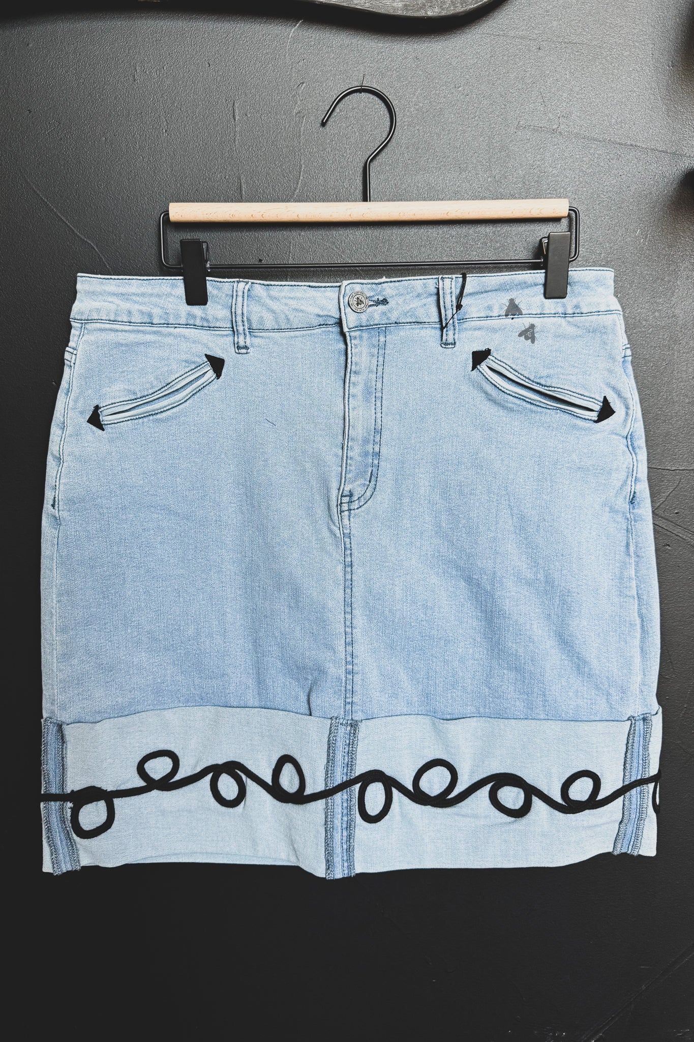 HOWDY HEMLINE