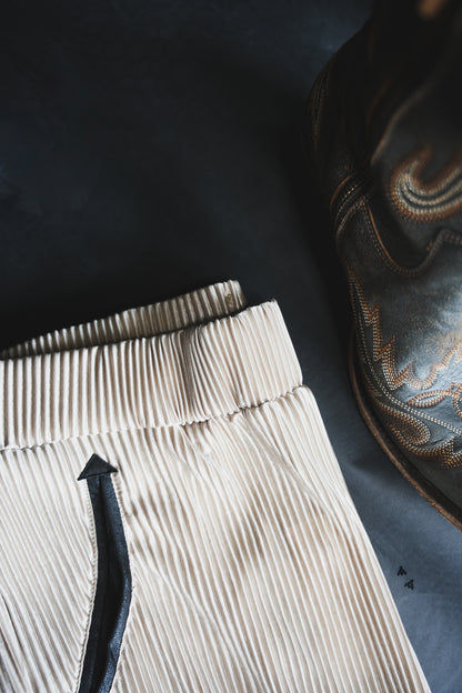 PONY UP PLISSE PANT * TAUPE