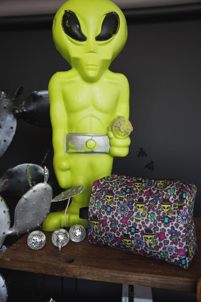 TAKE ME AWAY TRAVELER *SUPER SALE