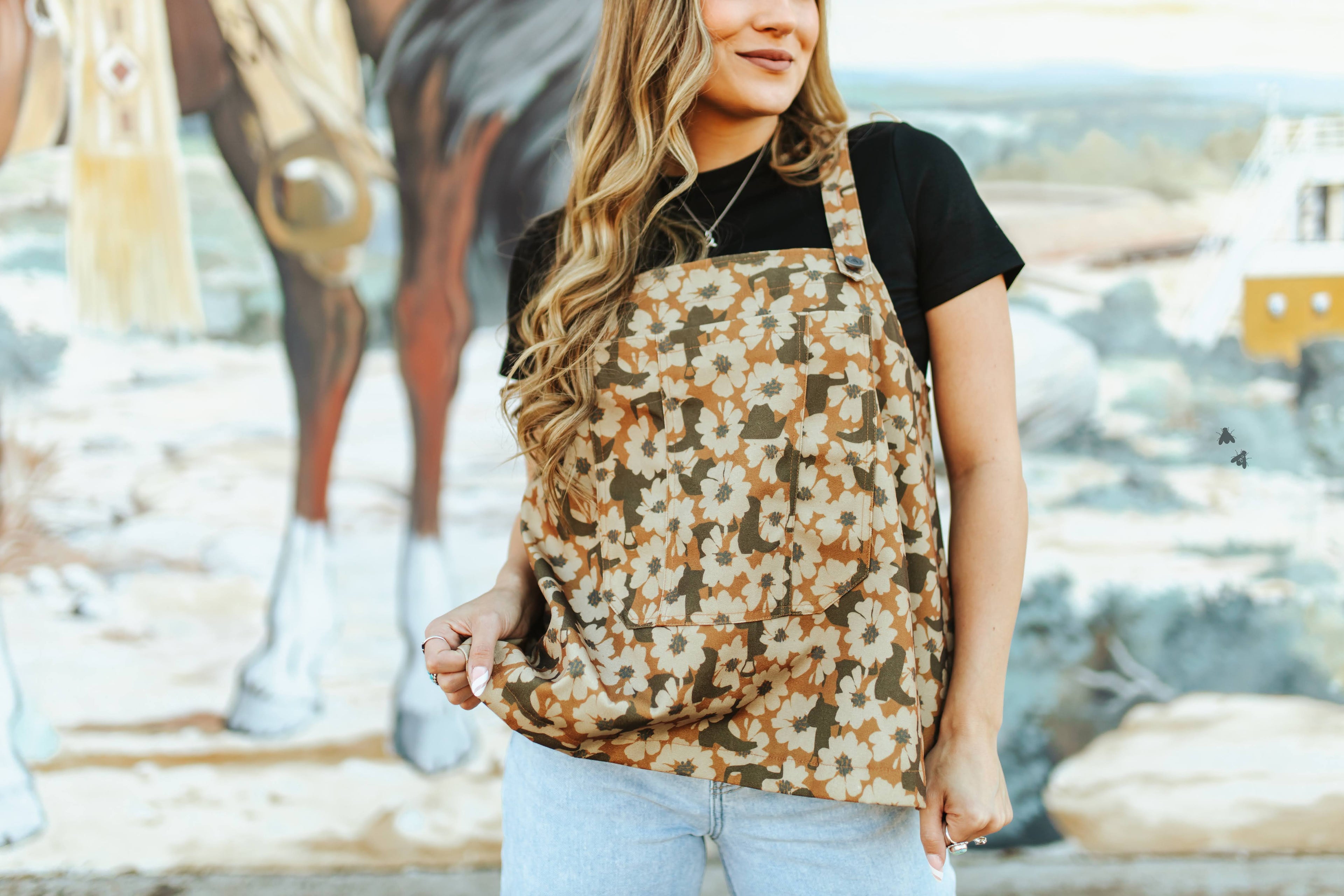 $5!! BUCKIN BIBS *FLORAL