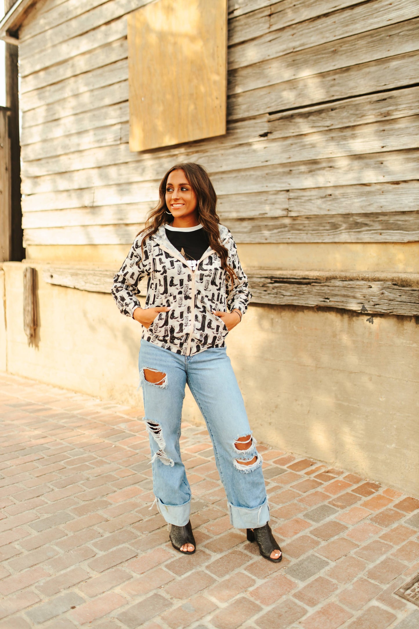 ZIP IT UP * LAS BOTAS
