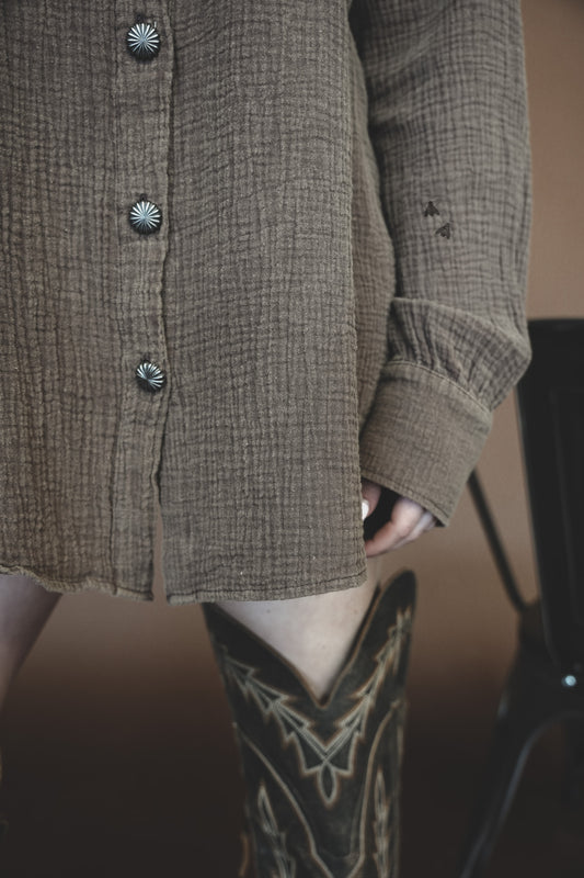 ACRES BUTTON UP *CHOC