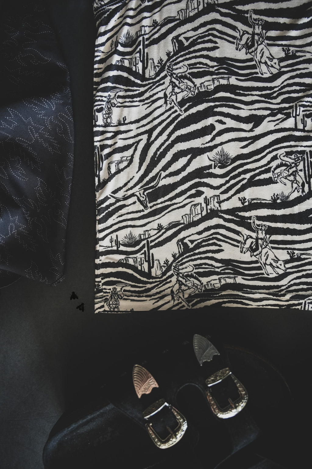 $5!! - THE COWBOY ZOO TANK
