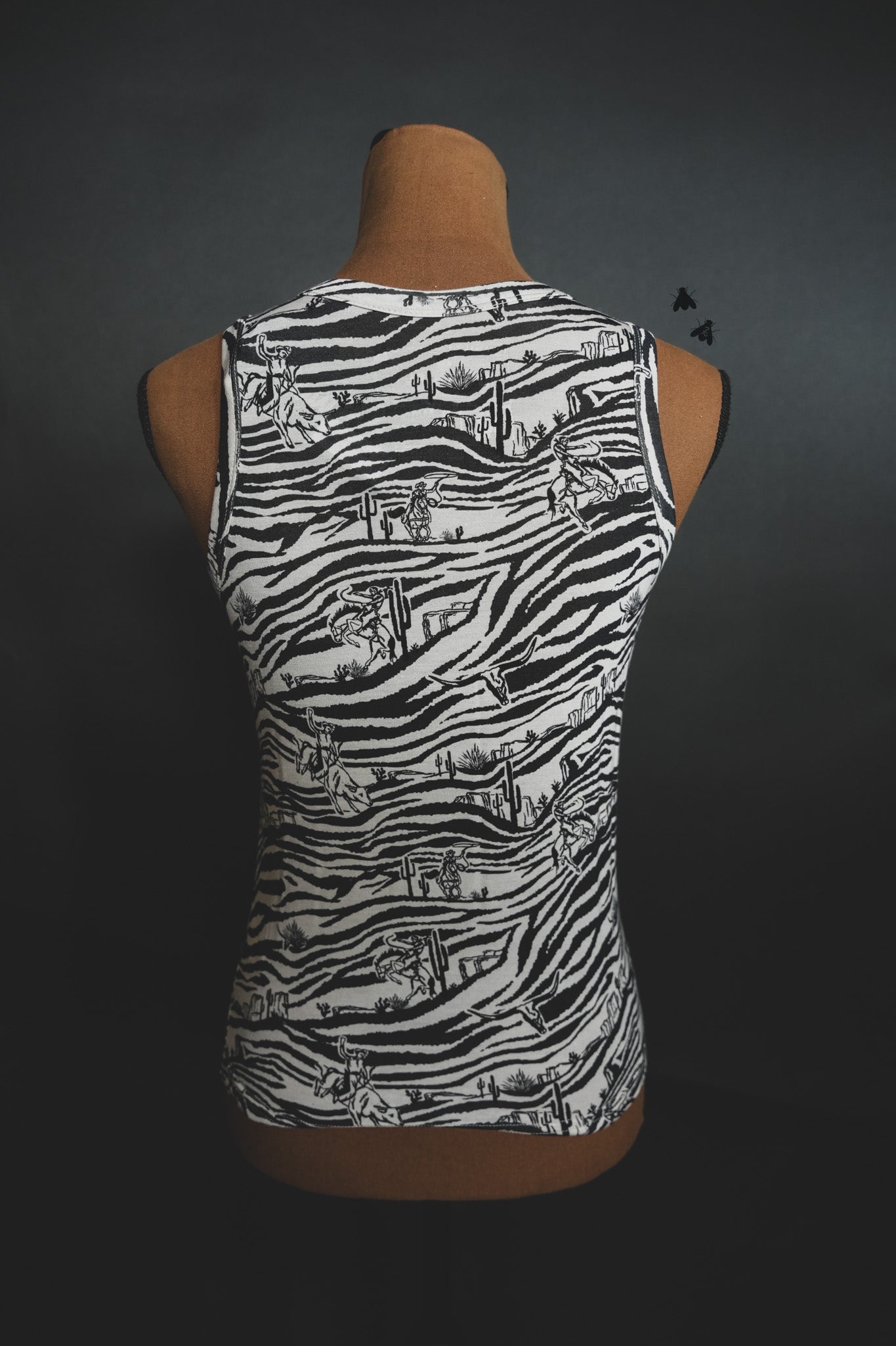 $5!! - THE COWBOY ZOO TANK