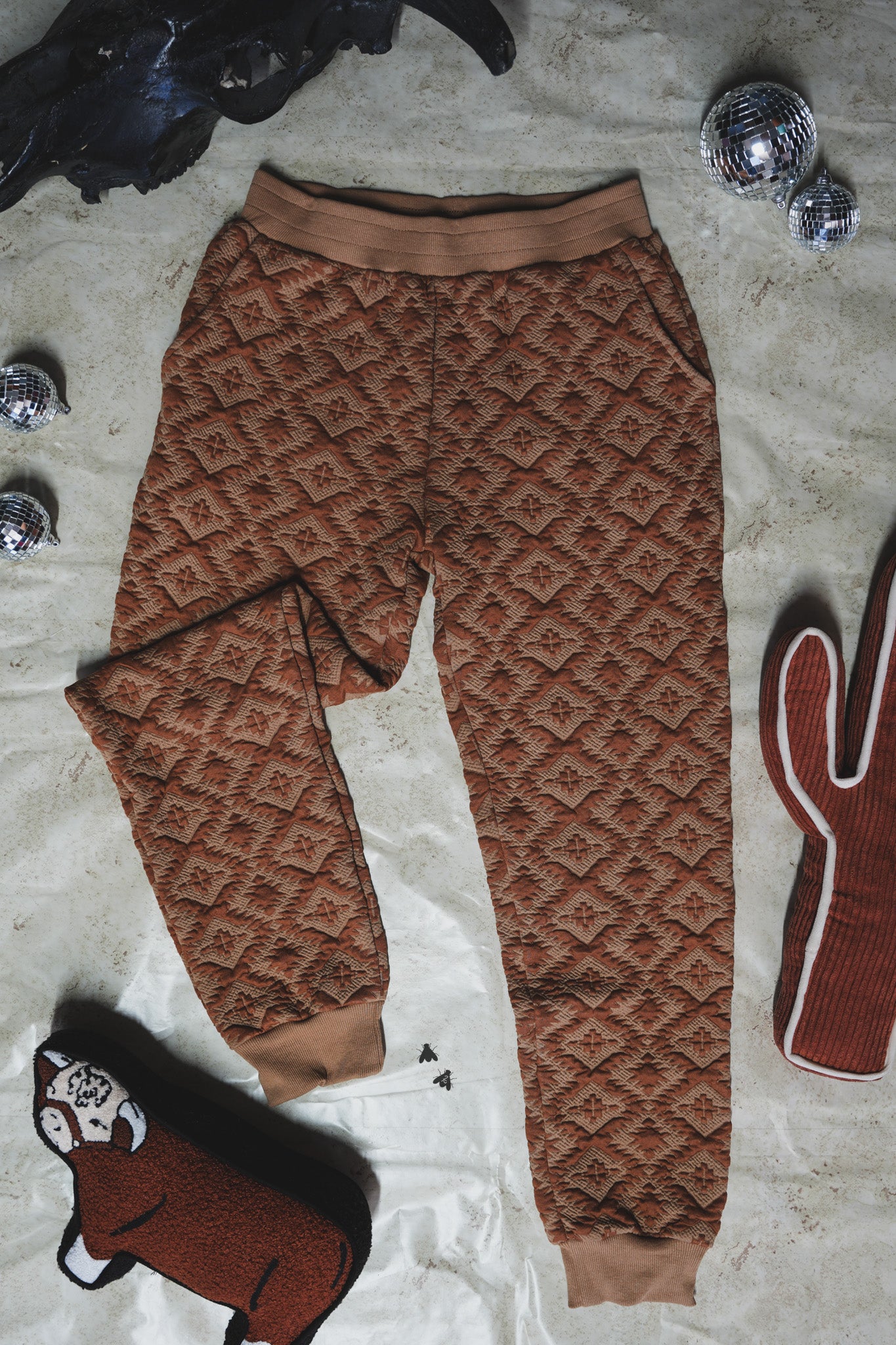 < $5 !  - COMFY CROSSFIRE JOGGERS