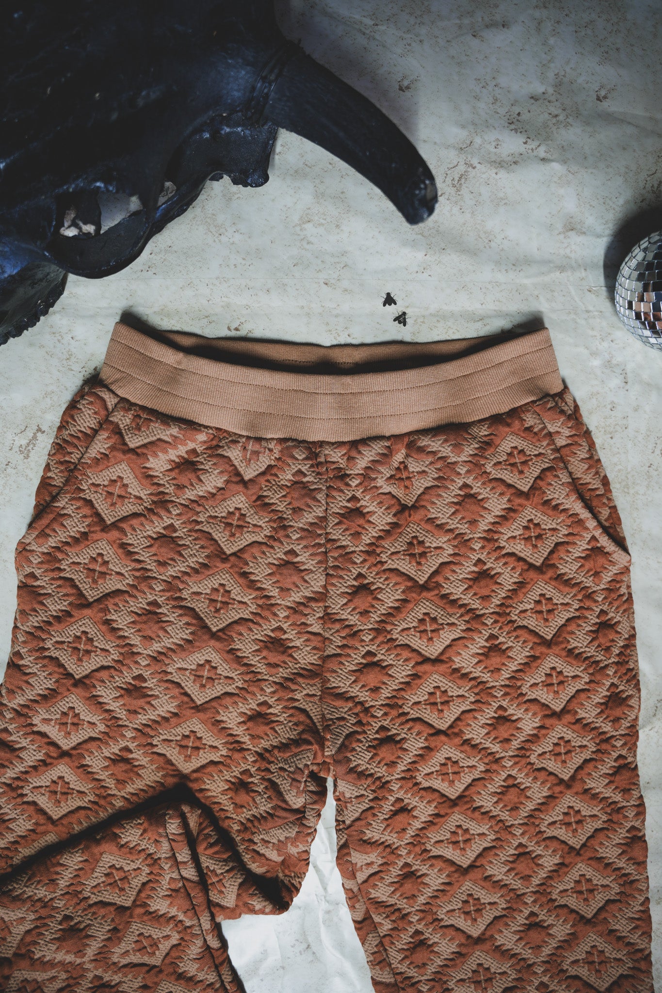 < $5 !  - COMFY CROSSFIRE JOGGERS