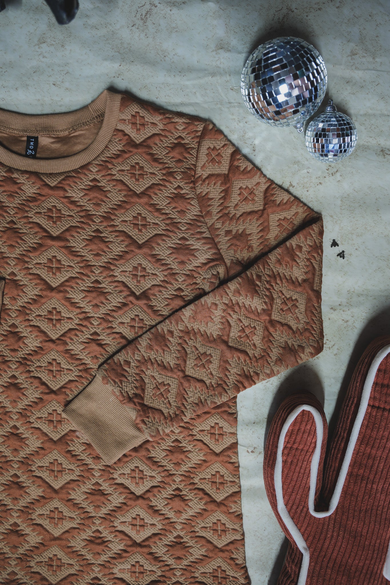 < $5 ! - COMFY CROSSFIRE TOP