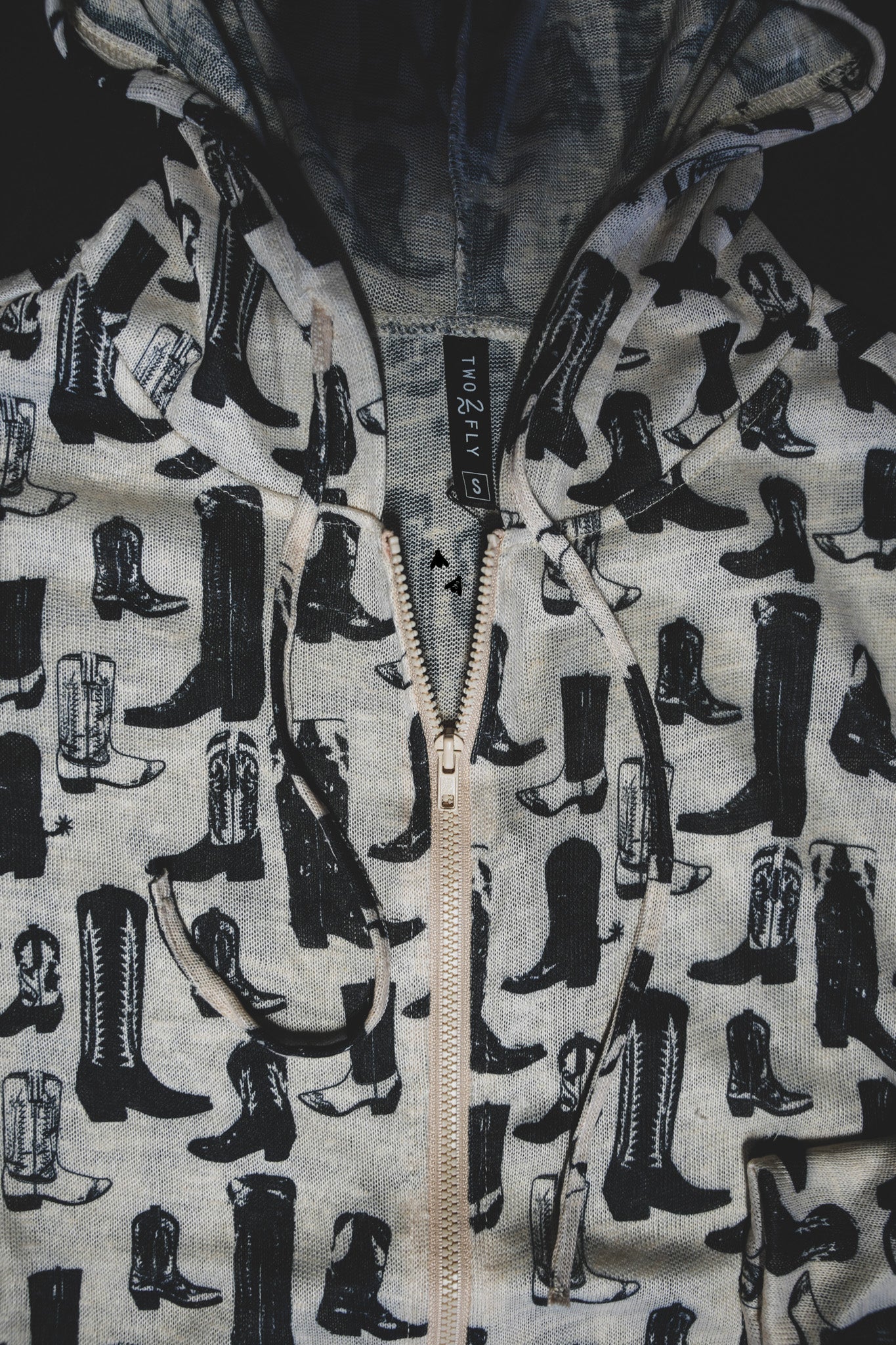 ZIP IT UP * LAS BOTAS