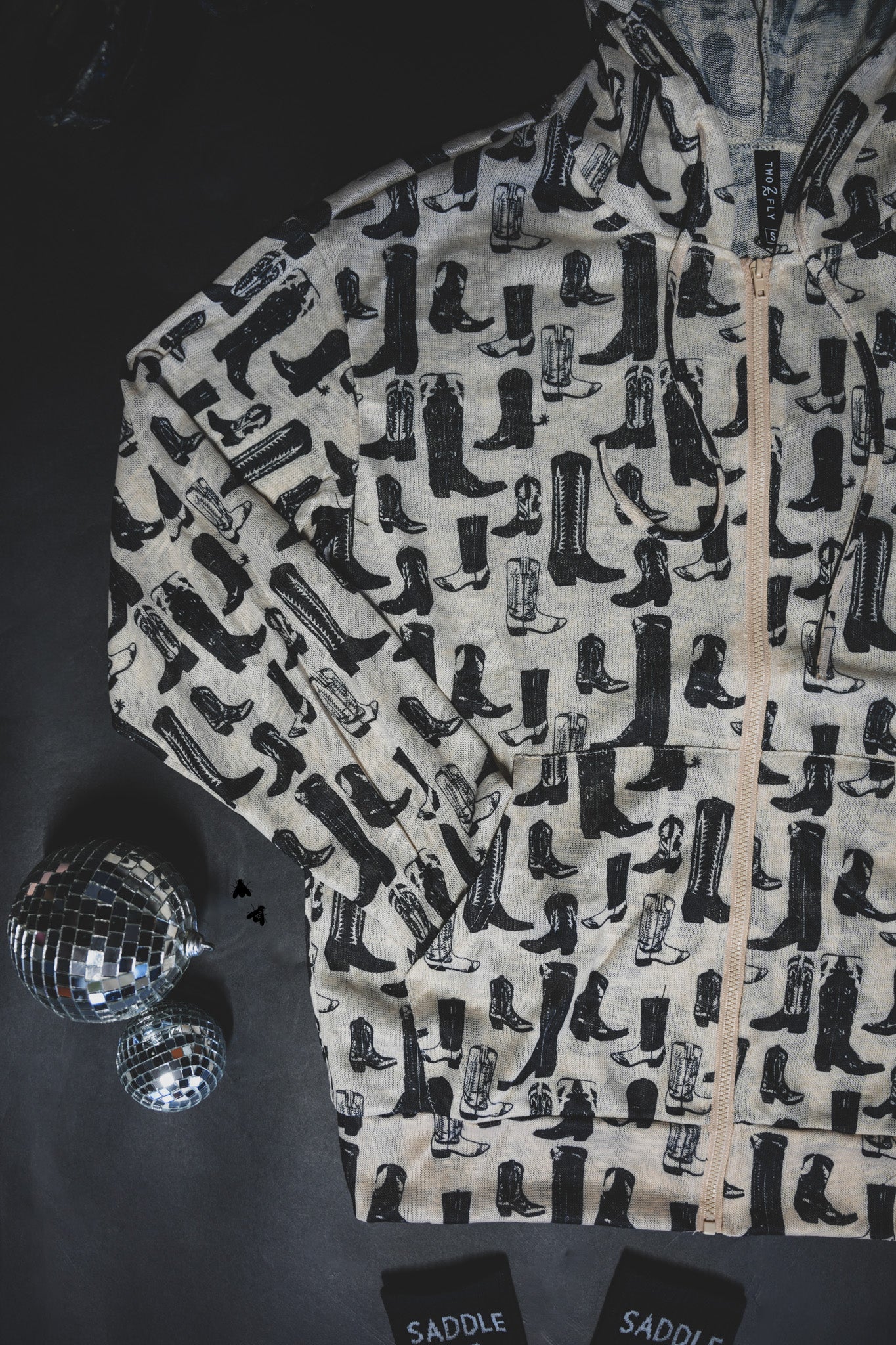 ZIP IT UP * LAS BOTAS