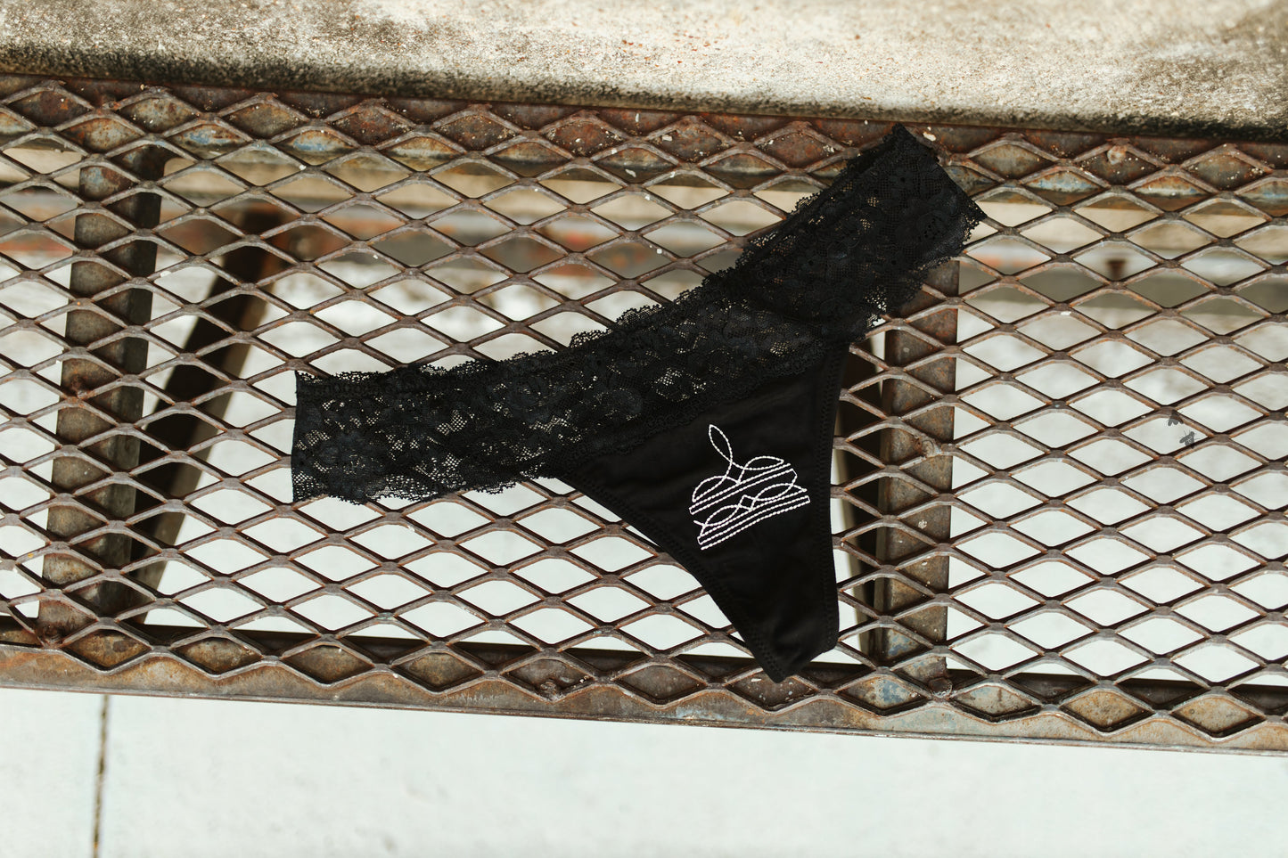 *** INV ISSUES -BARE NECESSITIES *BOOT STITCH