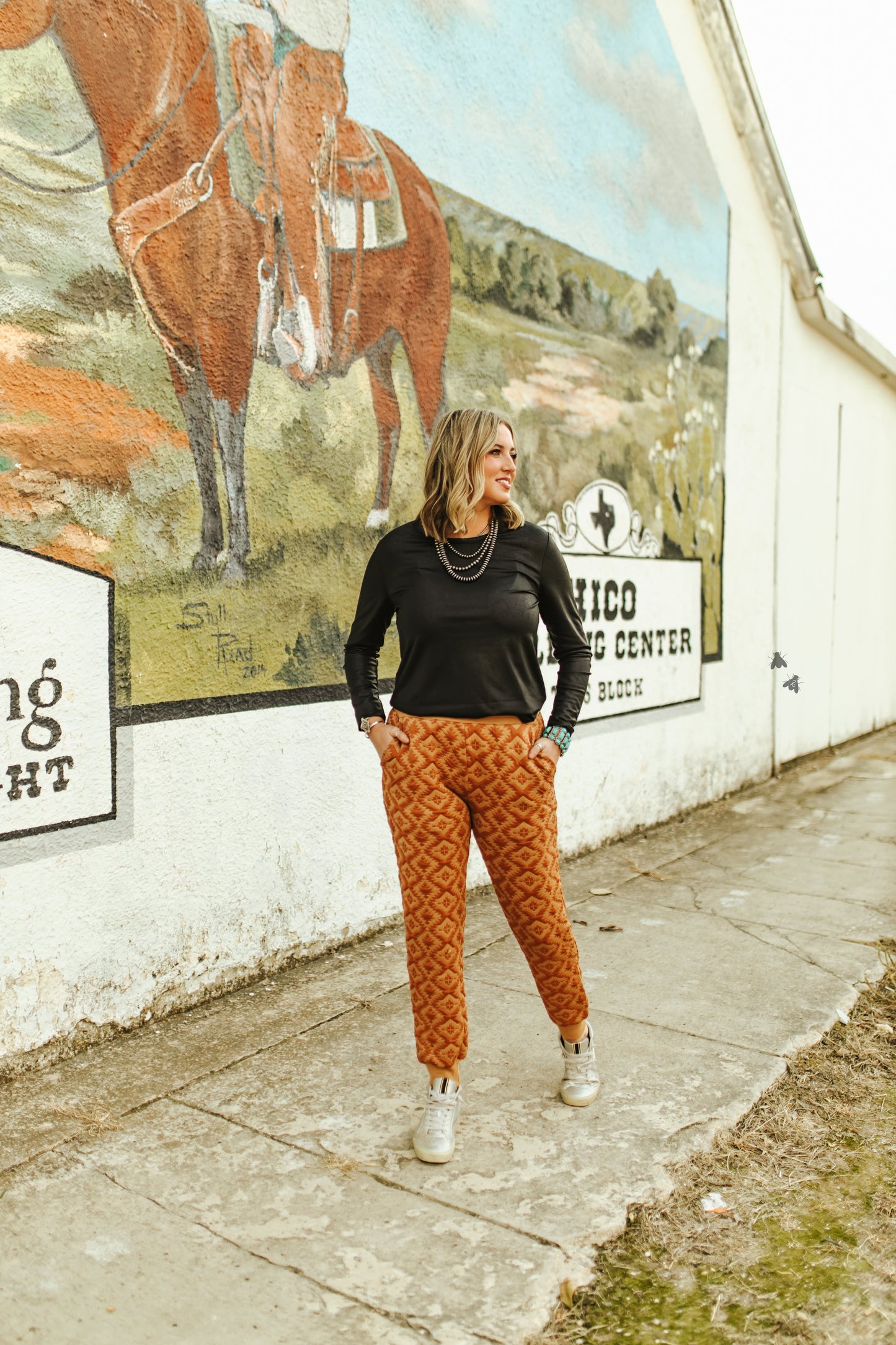 < $5 !  - COMFY CROSSFIRE JOGGERS