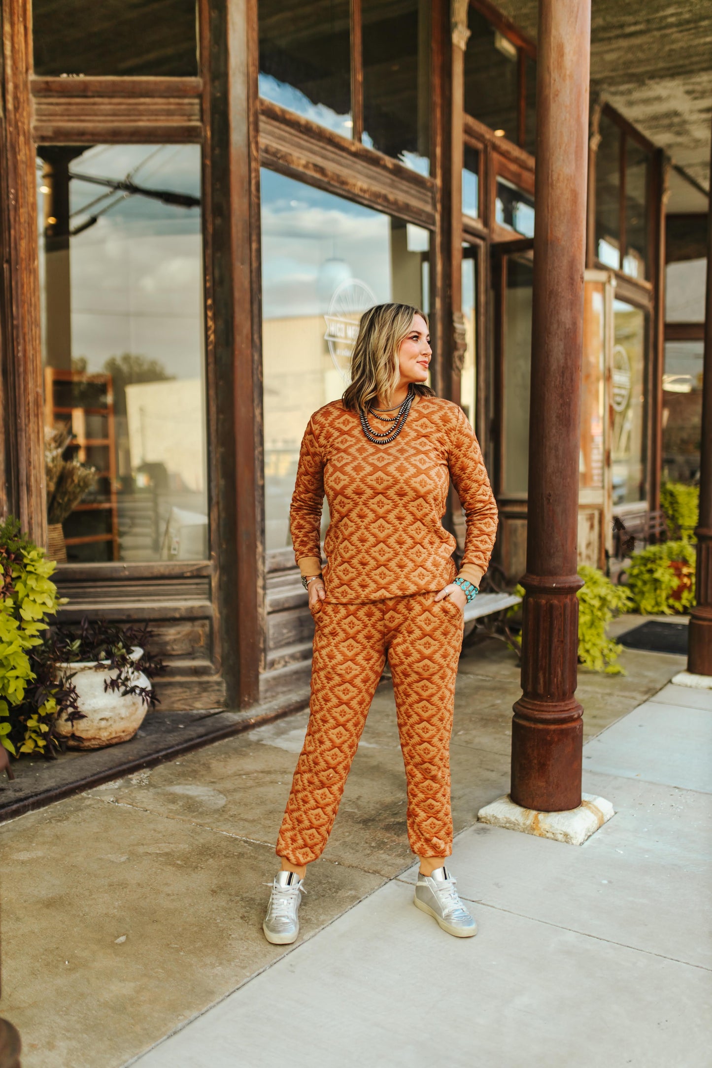 < $5 !  - COMFY CROSSFIRE JOGGERS