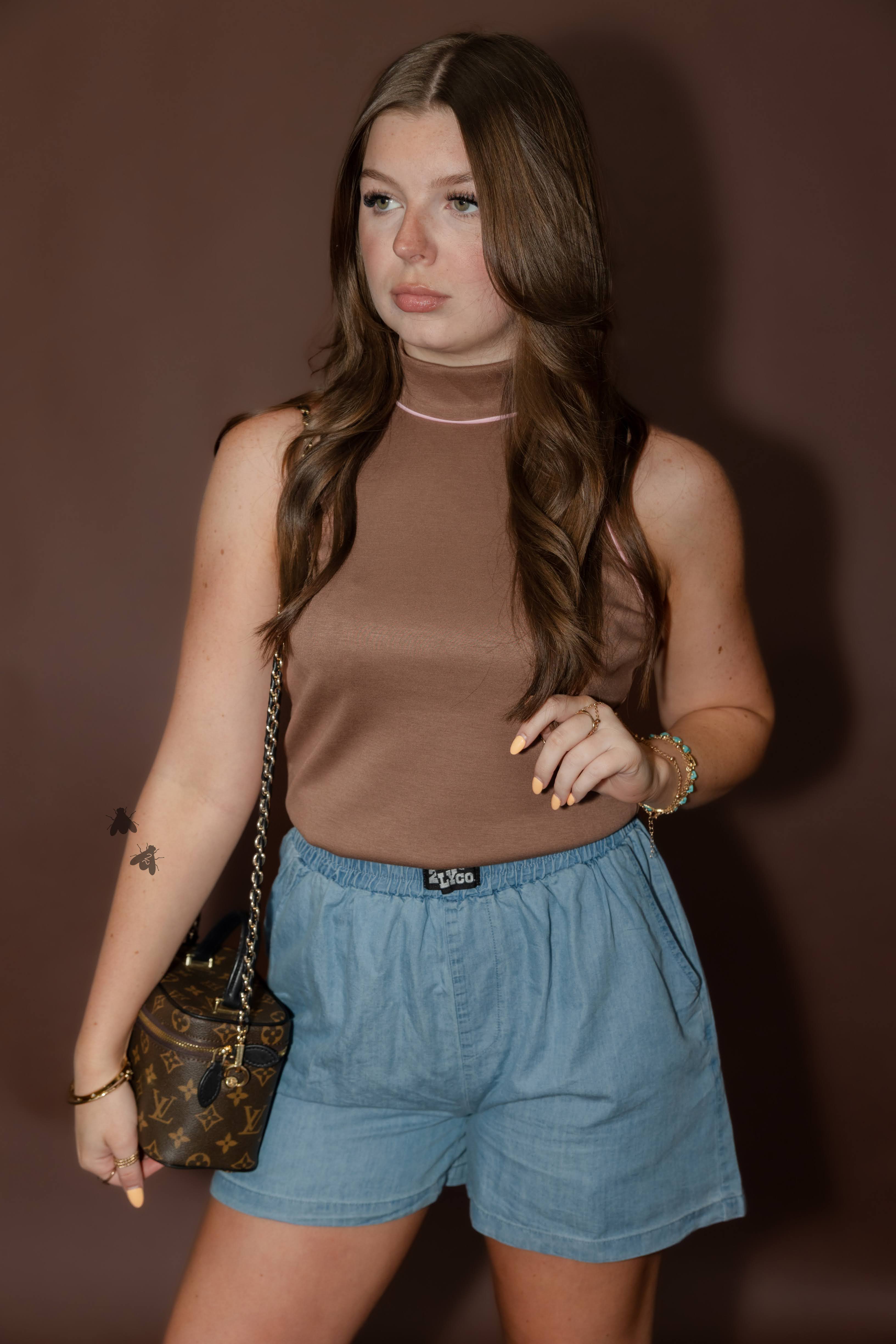 THE ESSENTIALS TANK *MOCHA