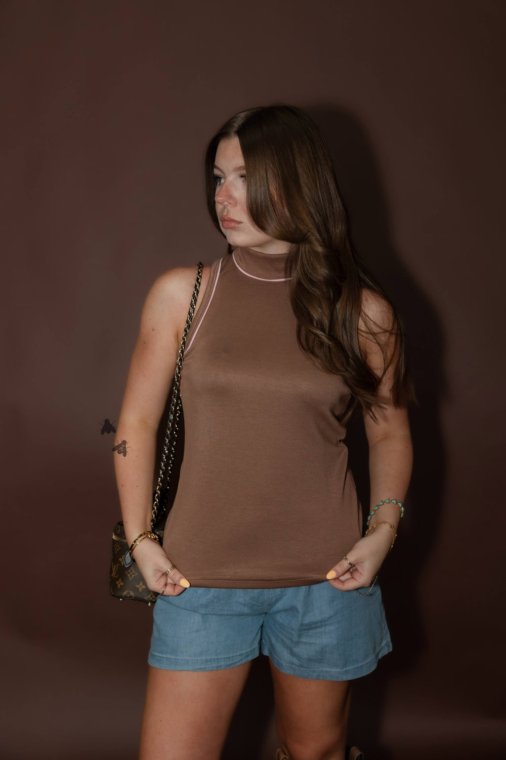 THE ESSENTIALS TANK *MOCHA