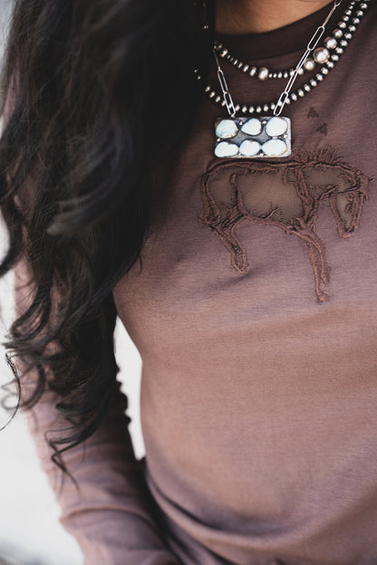 BUCK OUT CUT OUT L/S *MOCHA