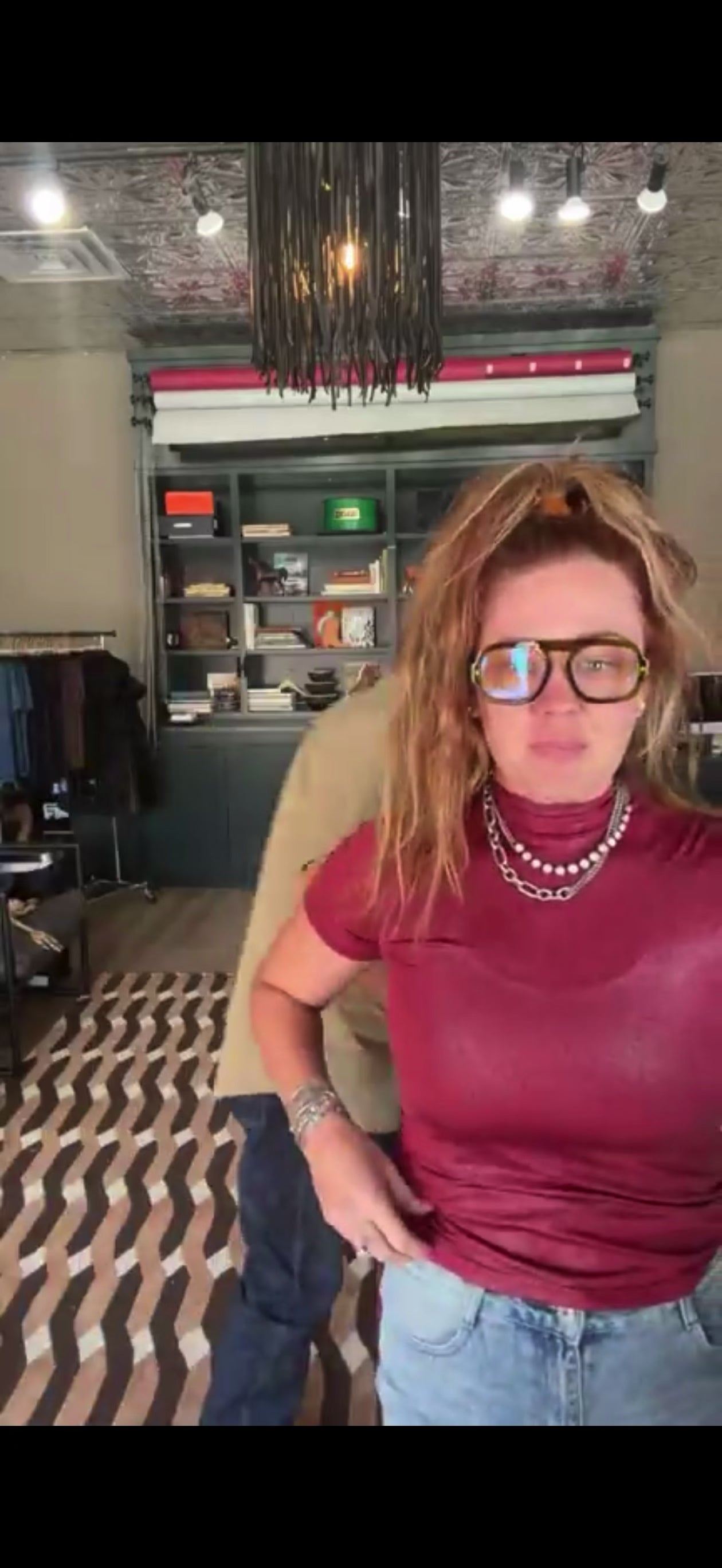OUT OF LINE JEANS *WINE