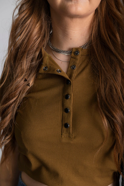 YOAKUM TEE *GOLDEN OLIVE